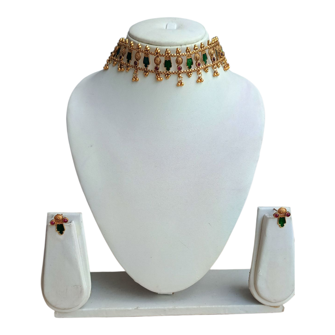 GREEN ANTIQUE CHOCKER SET