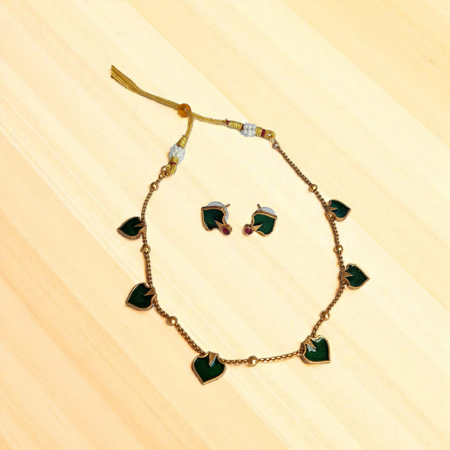 GREEN LEAF ANTIQUE NECKLACES SET