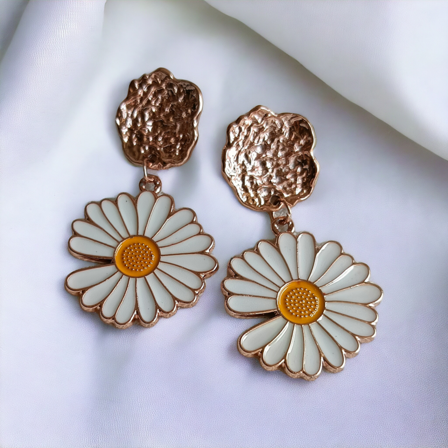 White Daisy Danglers