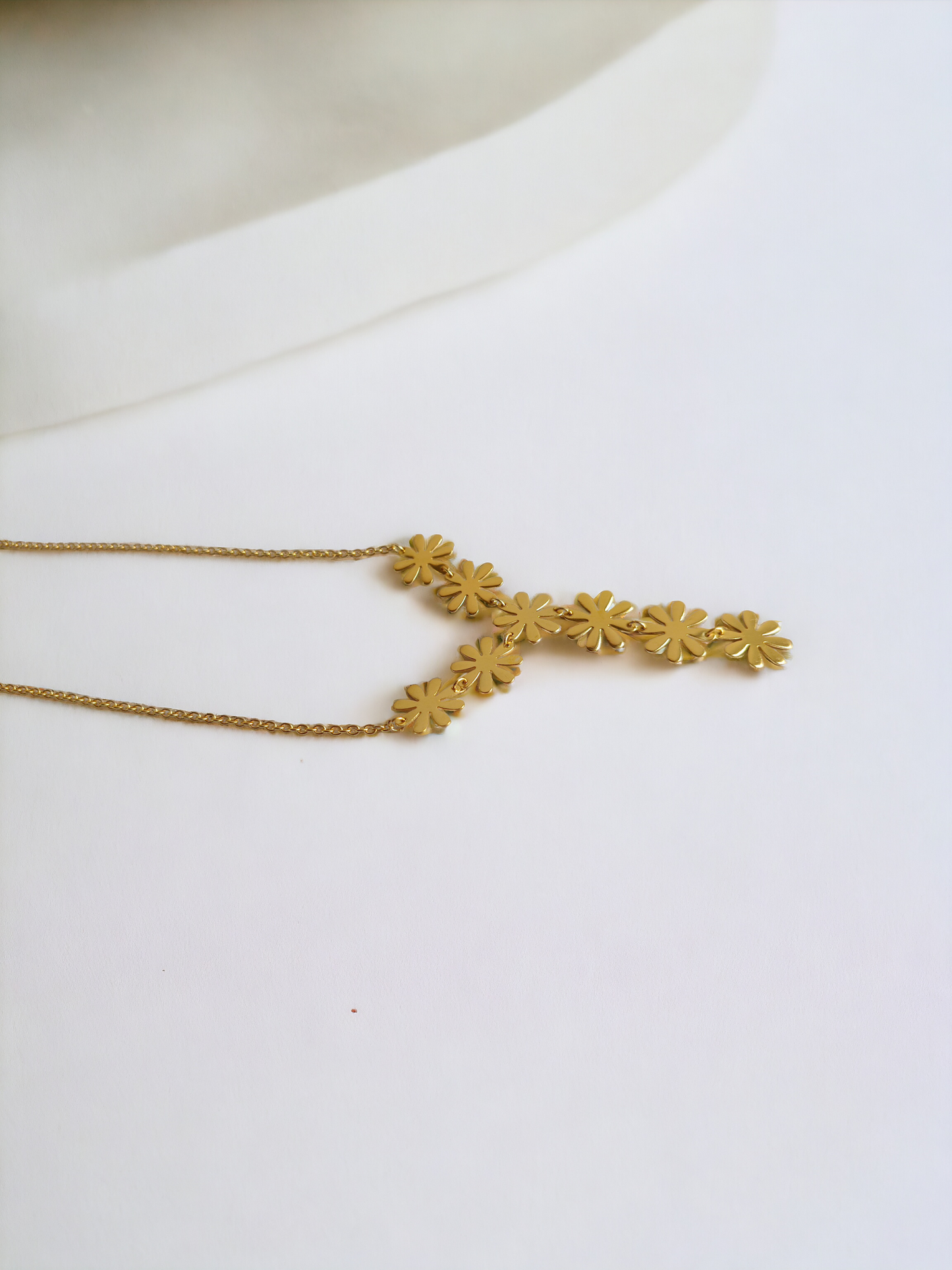 Luxury Golden Flower Necklace