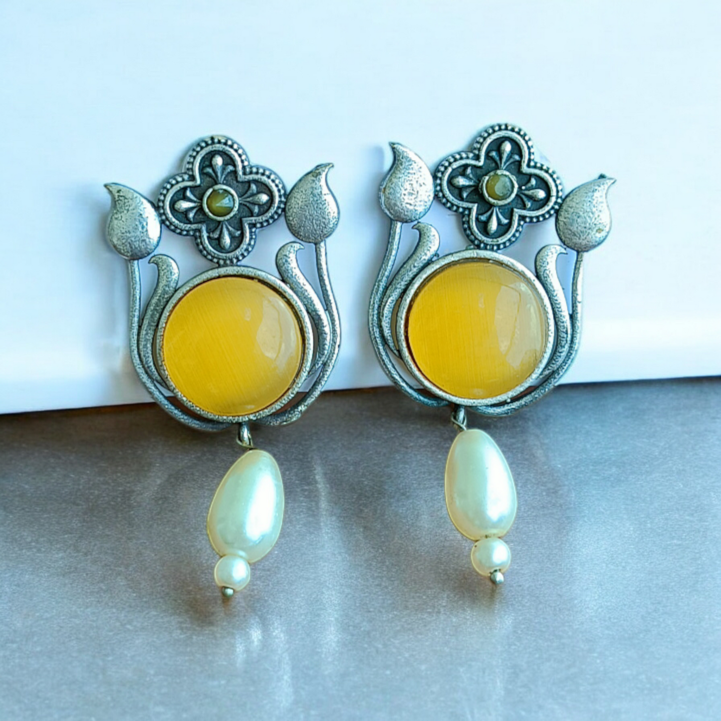 Monalisa Silver Dangler