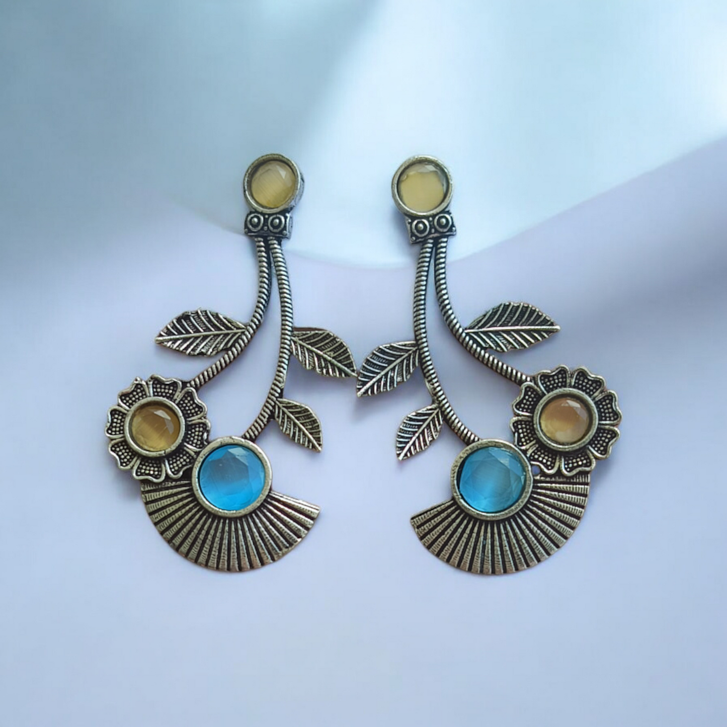 Silver-Replica Leafy Dangler