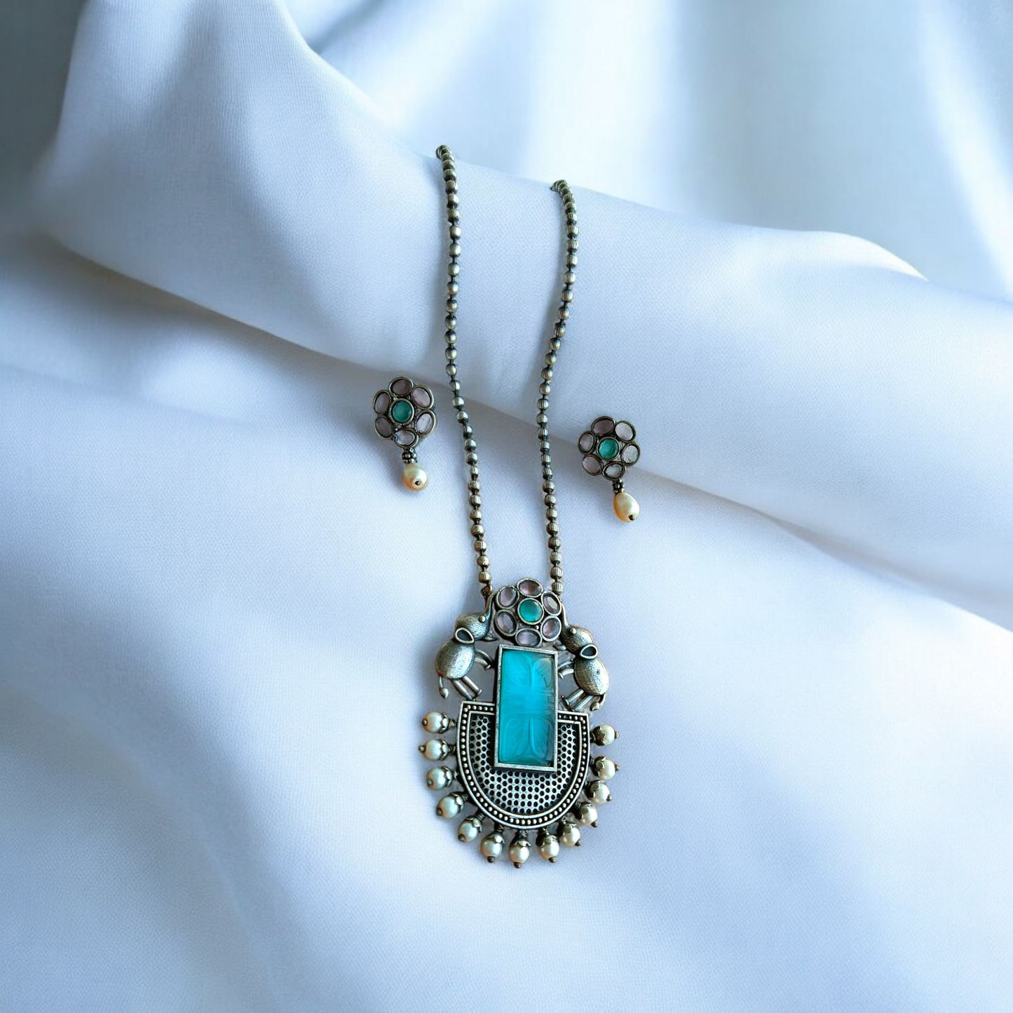 Mint Monalisa long Necklace set