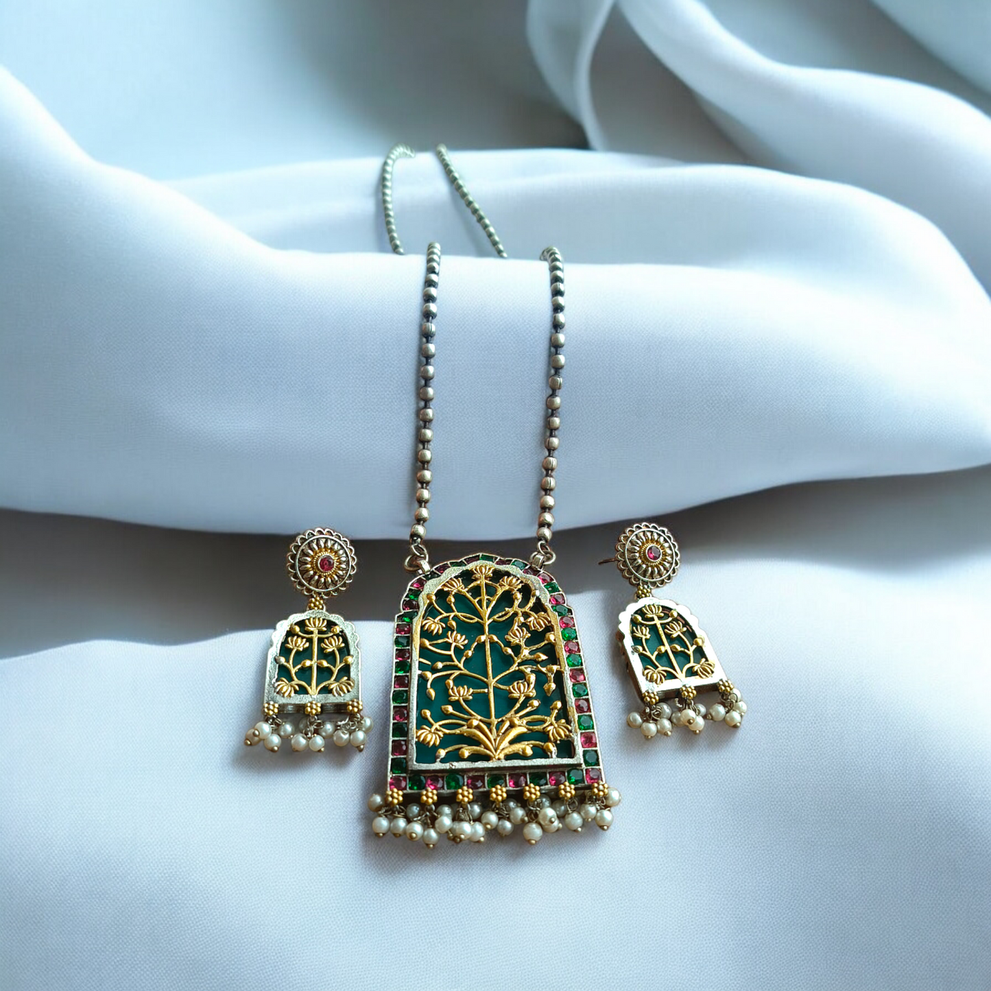 Green Pendent Fusion Necklace Set