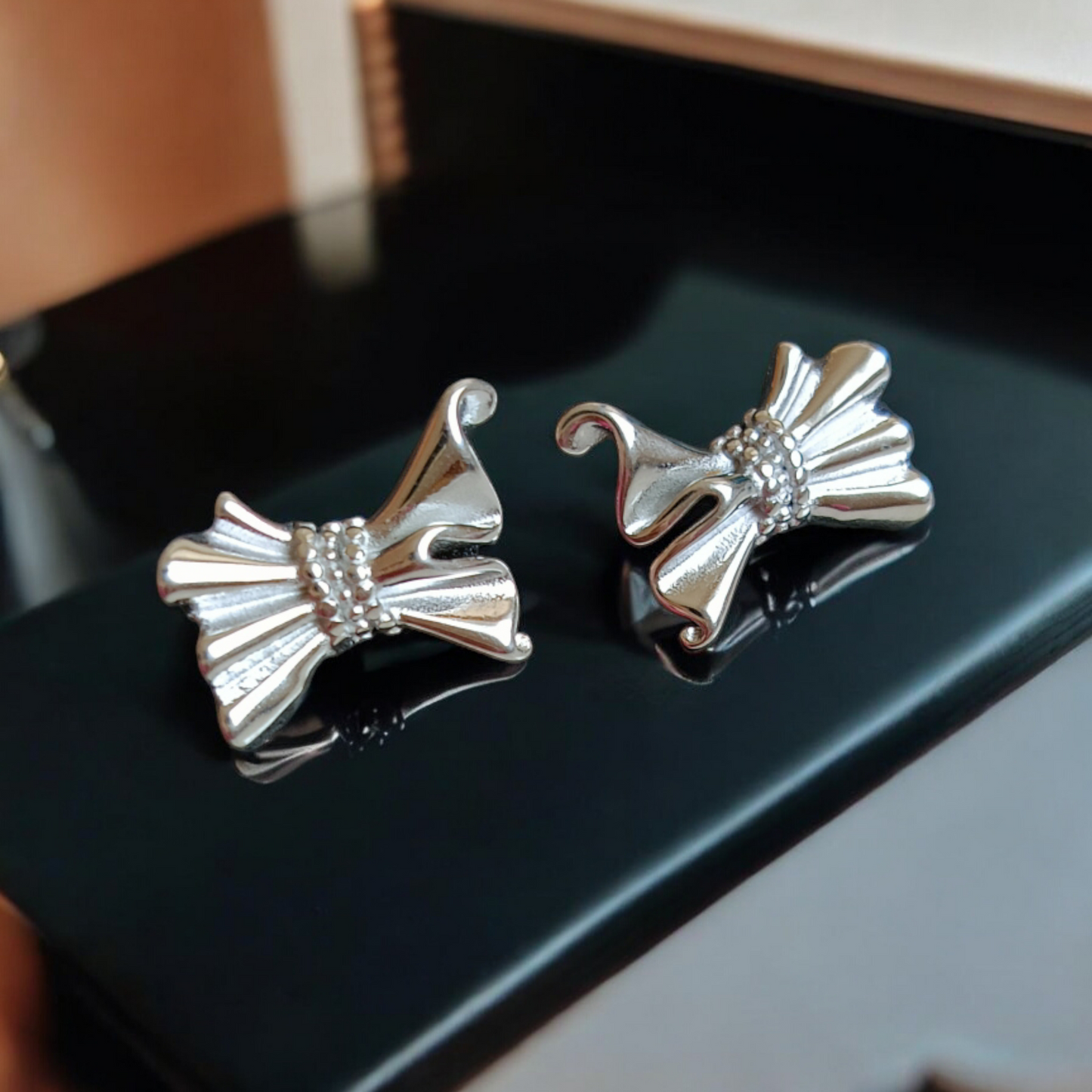 Rhodium plated Stud Earrings