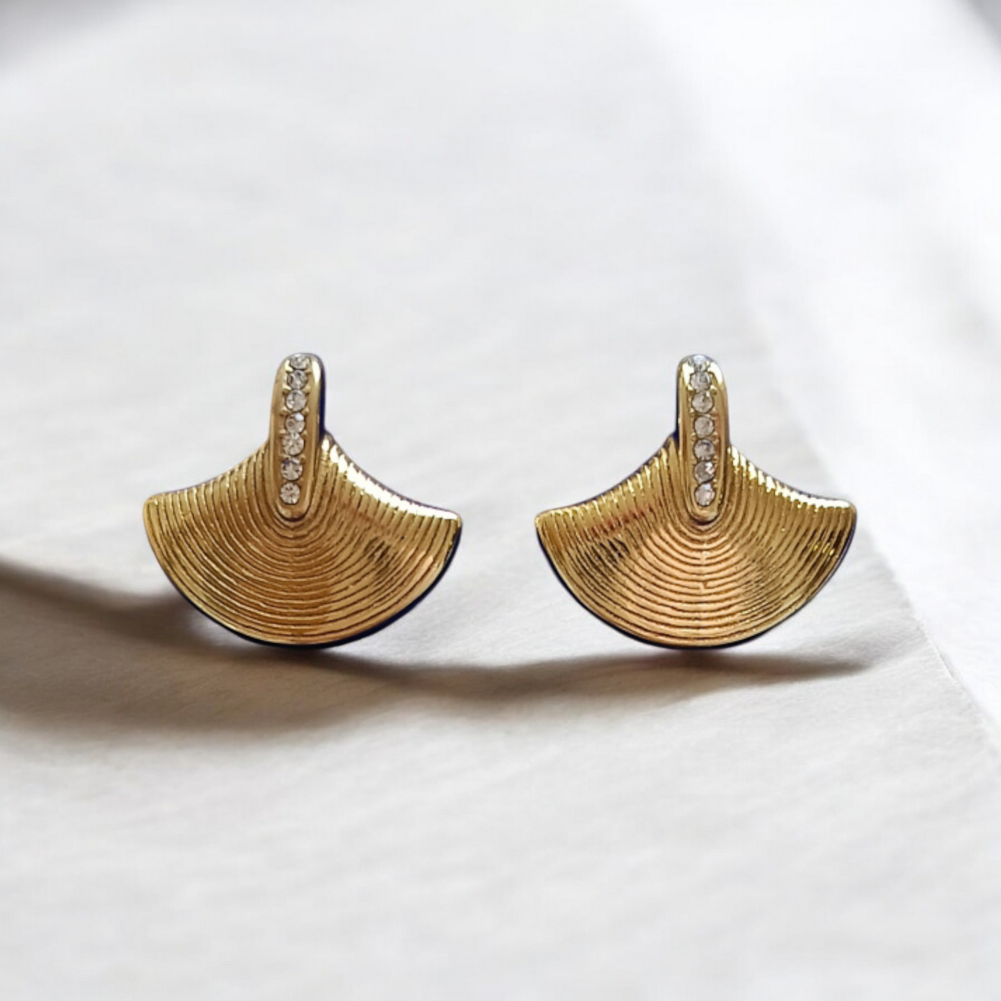 Shell Zircon Earrings