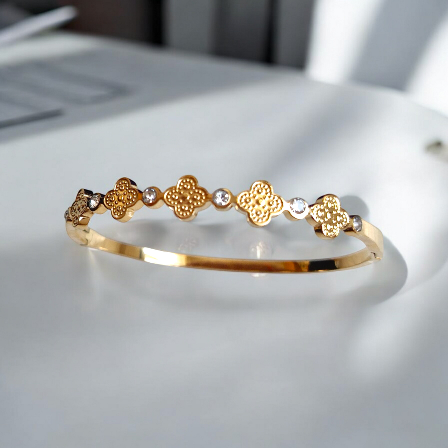 Clover Stone Bangle Bracelet