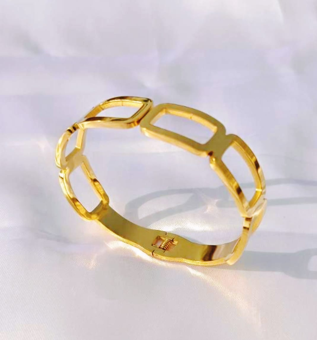 Geometric Bold Bracelet