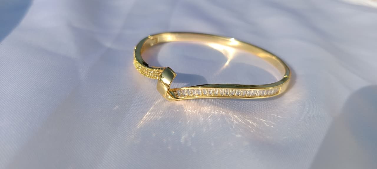 18k Gold Plated Solitaire Dimond Bracelet