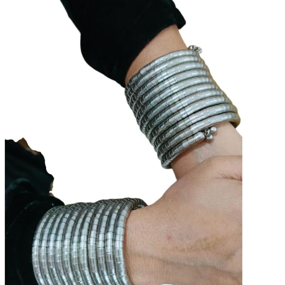 Oxidized Spring Bracelet