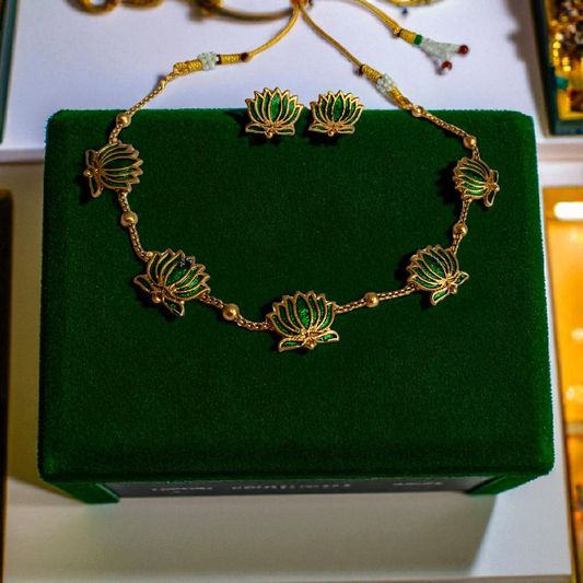 GREEN LOTUS NECKLACE SET