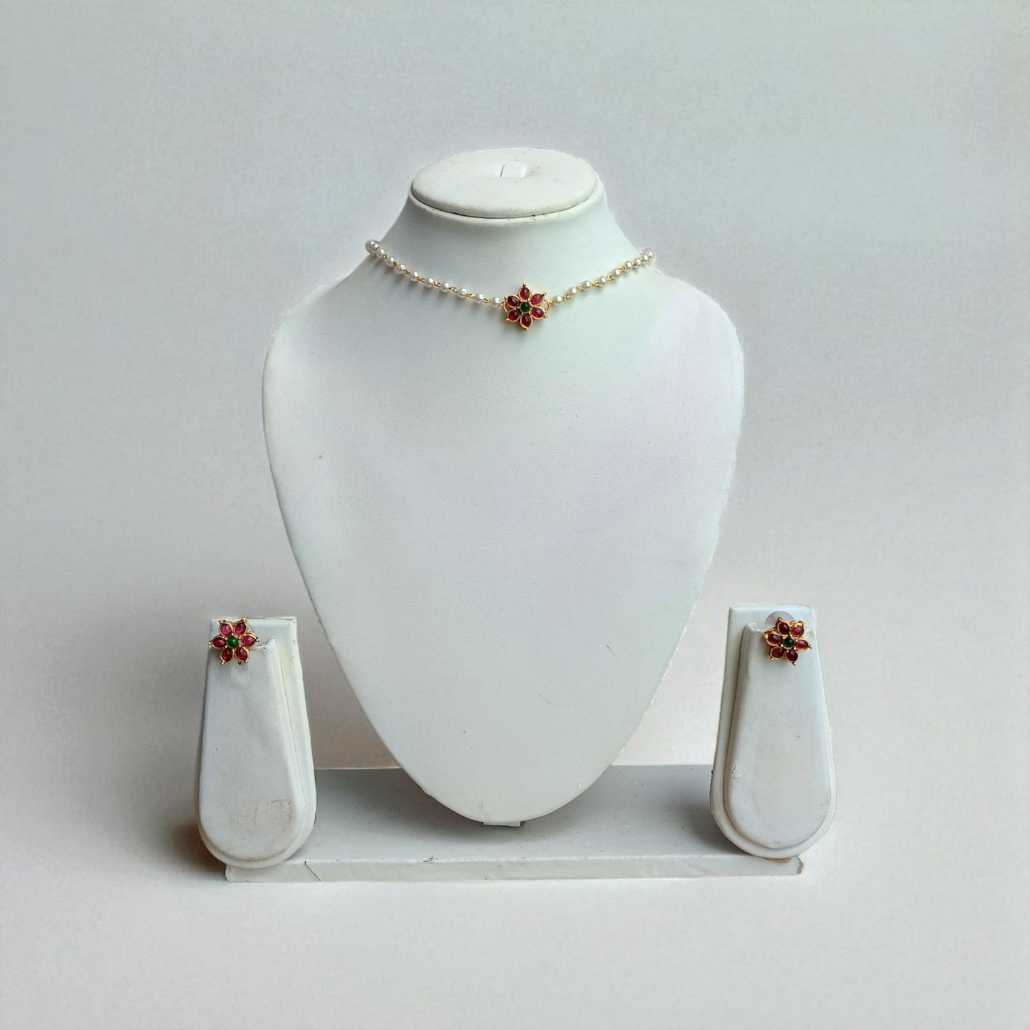 ANTIQUE PEARL WITH FLOWER CHOCKER SET