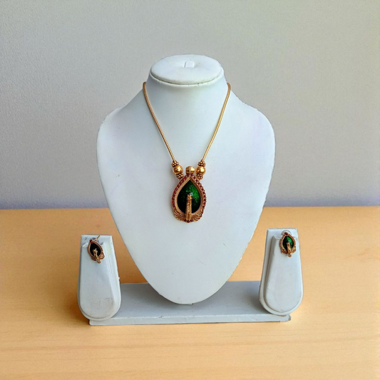 ANTIQUE PENDENT SET