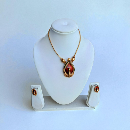 RED ANTIQUE PENDENT SET