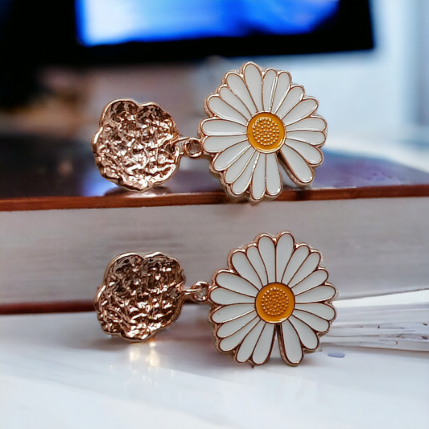 White Daisy Danglers
