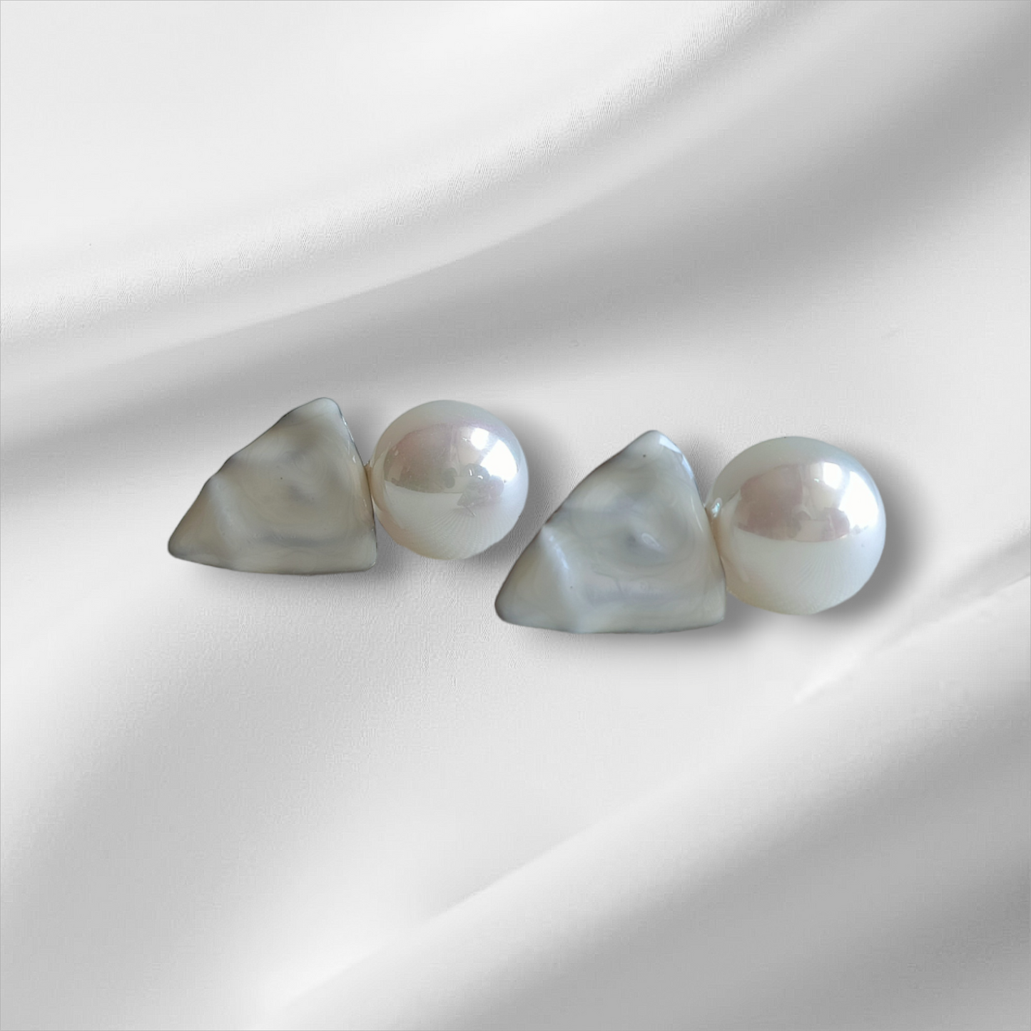 Off-White Pearl Earrings