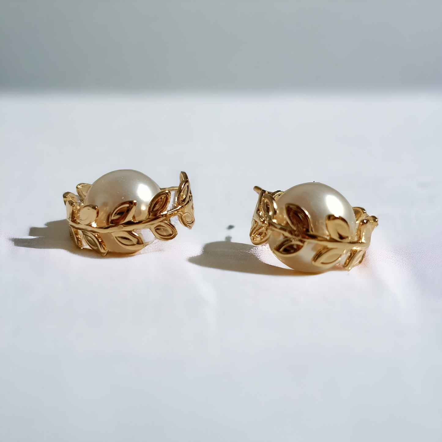 Leaf Pearl Hoops