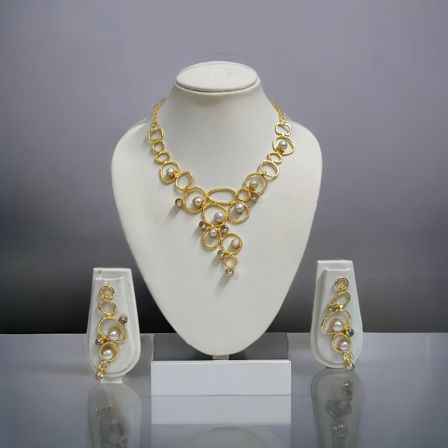 18k Gold Pearl Necklace