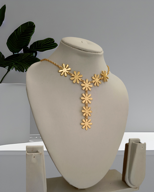 Luxury Golden Flower Necklace