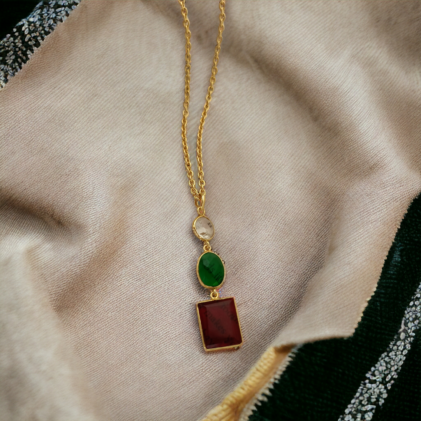 Geometrical Pendent Necklace