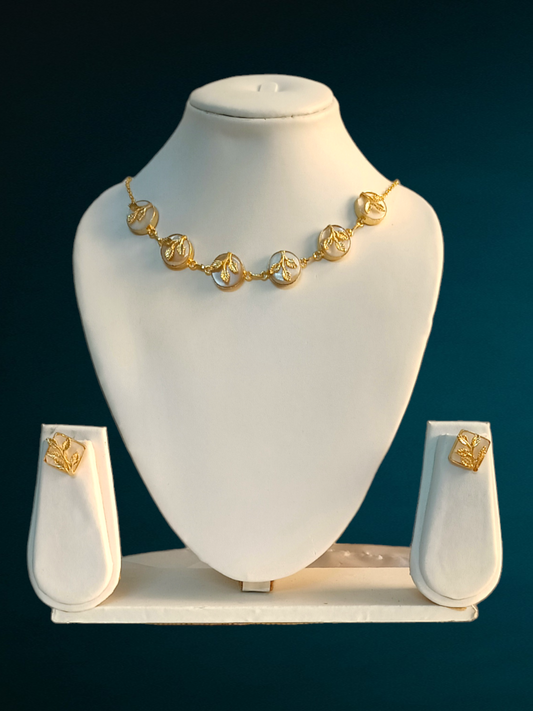 Mop Leafy Choker Necklace