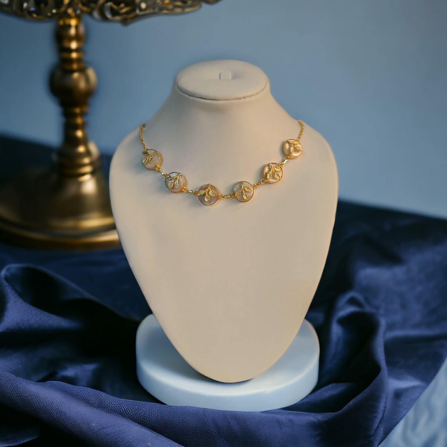 Mop Leafy Choker Necklace