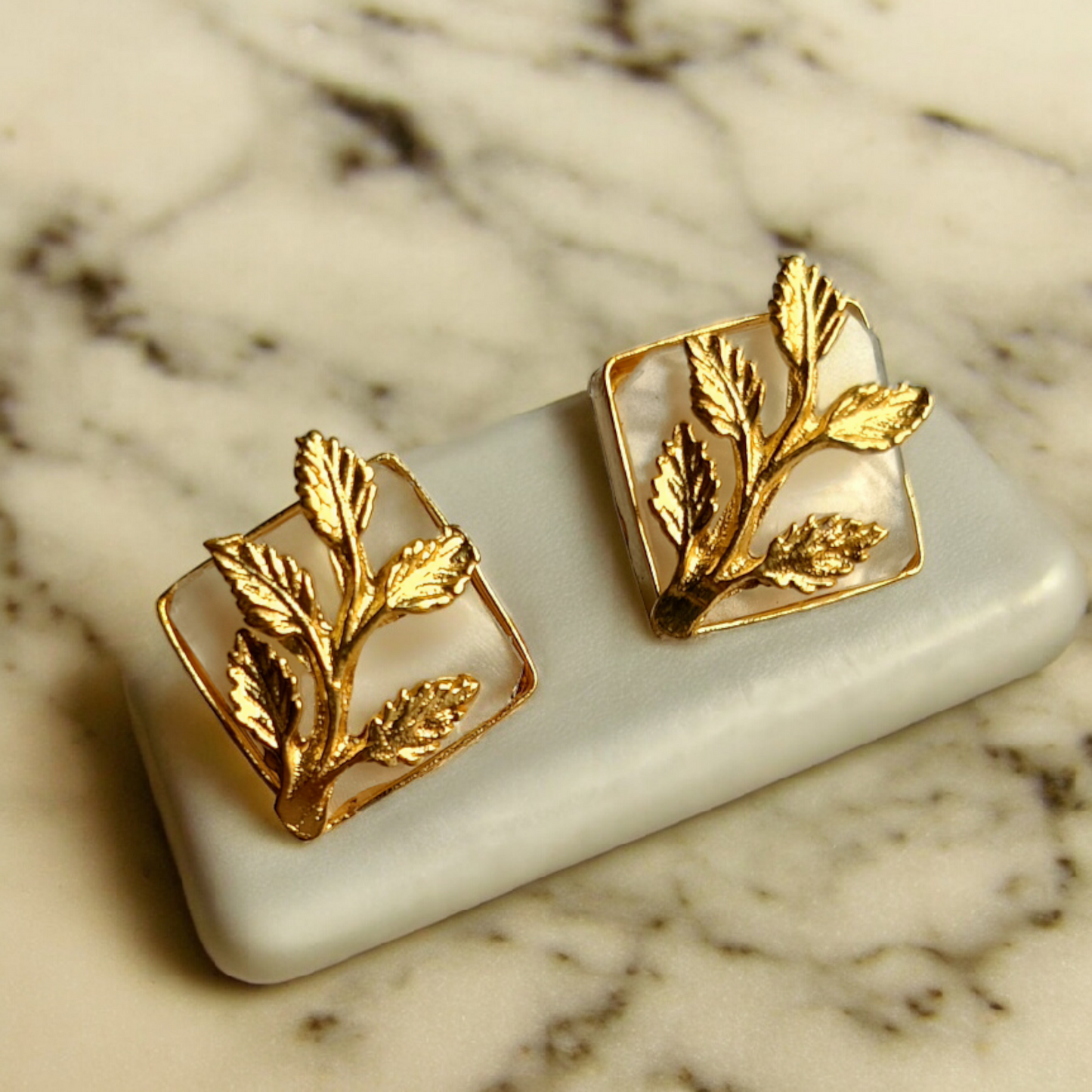Leaf Mop Stud