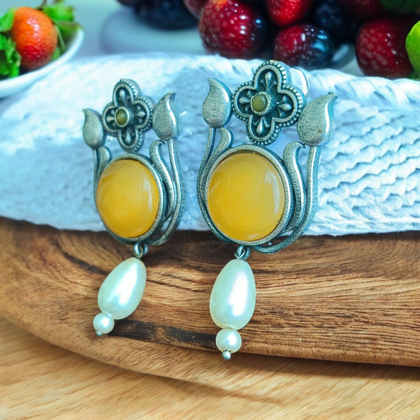 Monalisa Silver Dangler