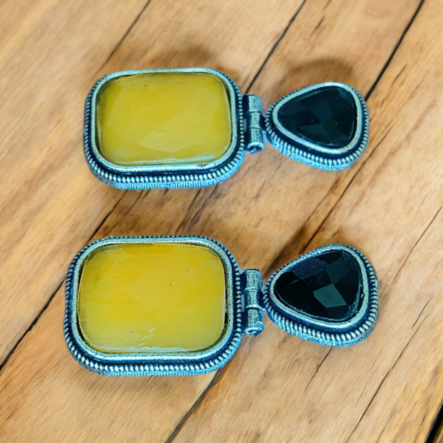 Yellow-Black Monalisa Earring
