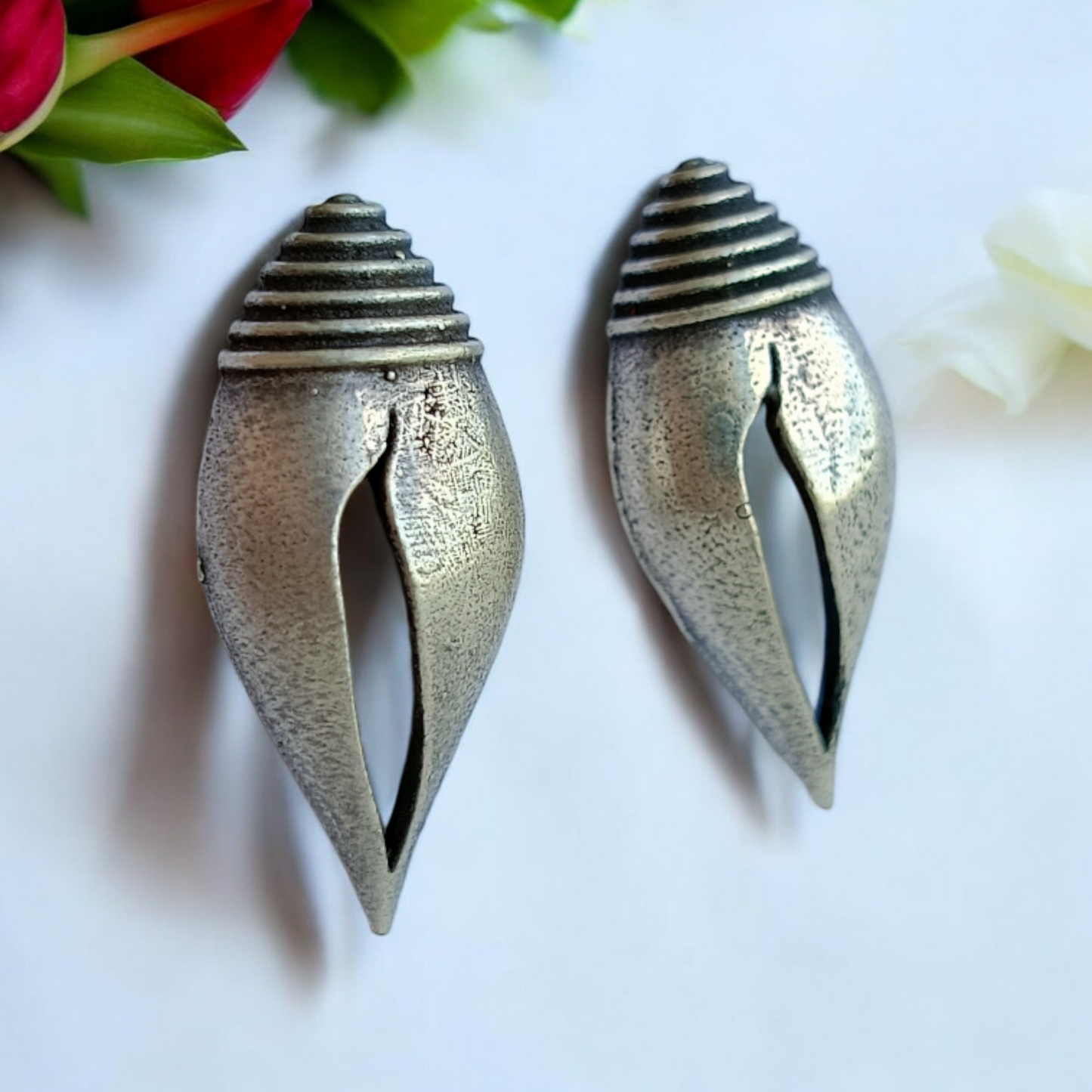 Silver-replica Shanka Earring