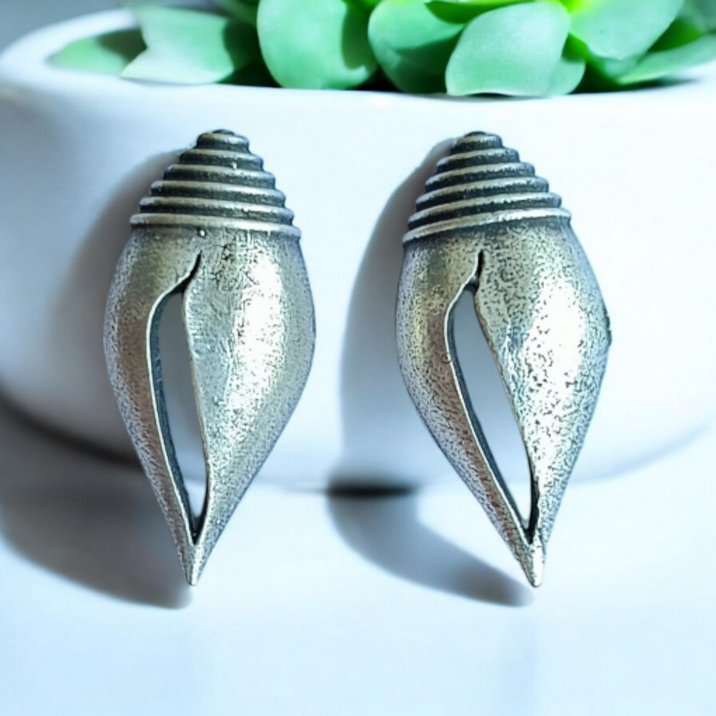 Silver-replica Shanka Earring