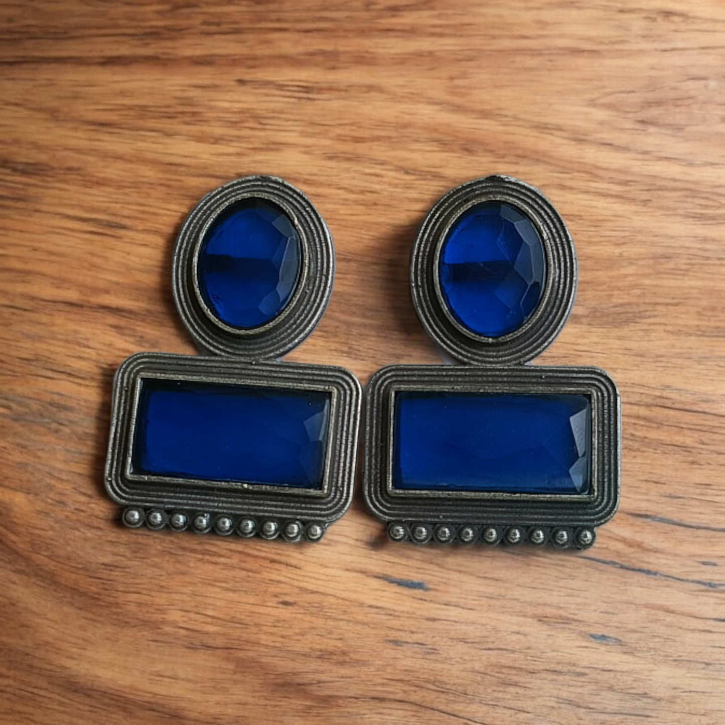 Blue Monalisa Stone Earring