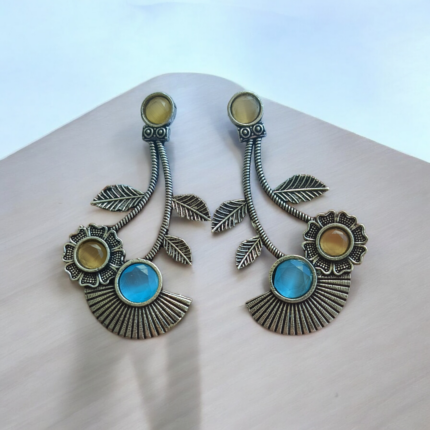 Silver-Replica Leafy Dangler