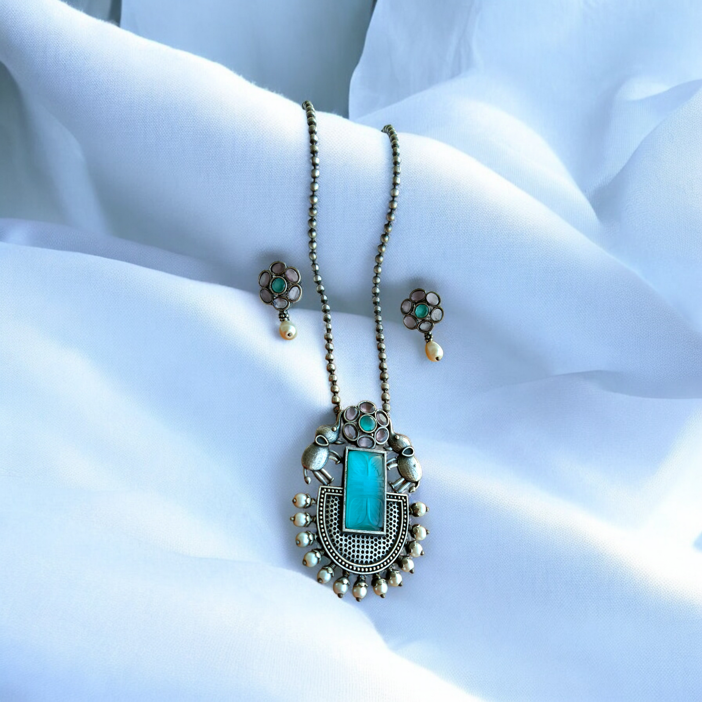 Mint Monalisa long Necklace set
