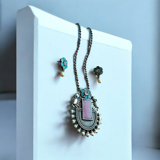Pink Monalisa Stone Long Necklace