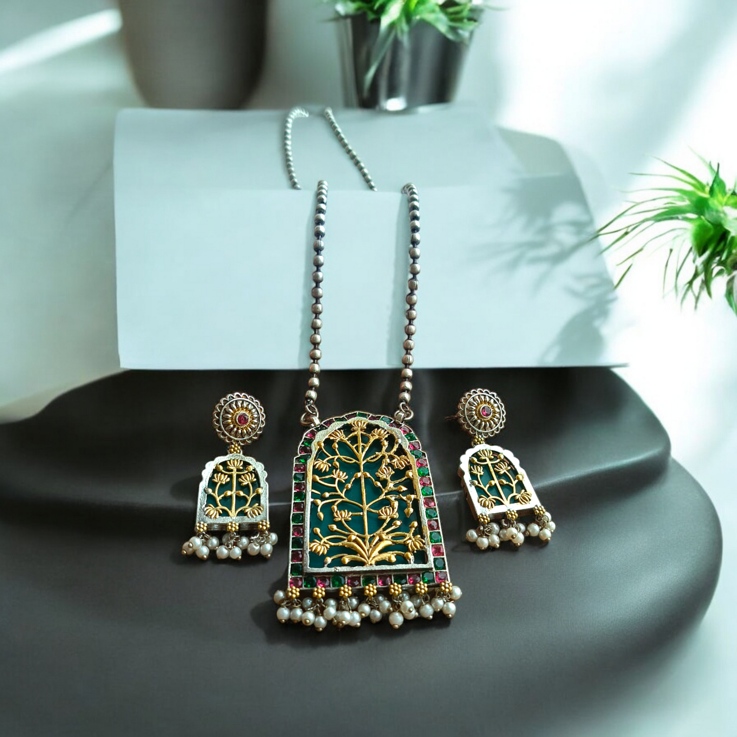Green Pendent Fusion Necklace Set