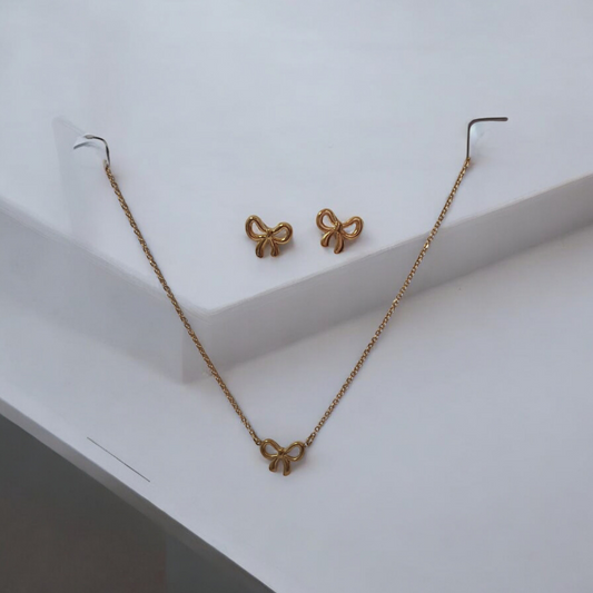 Golden Bow Chain Necklace