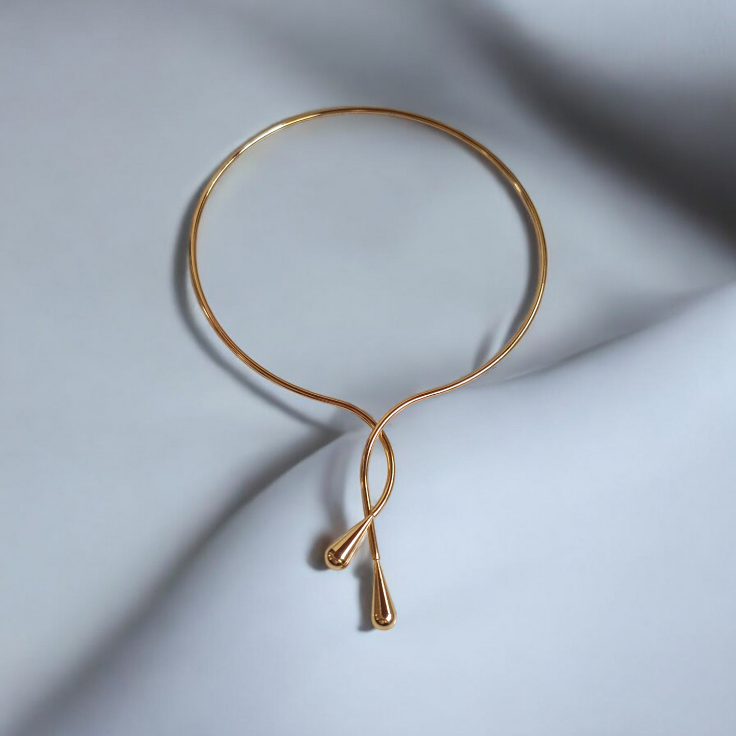 Golden sparkling Drop Neckcuff