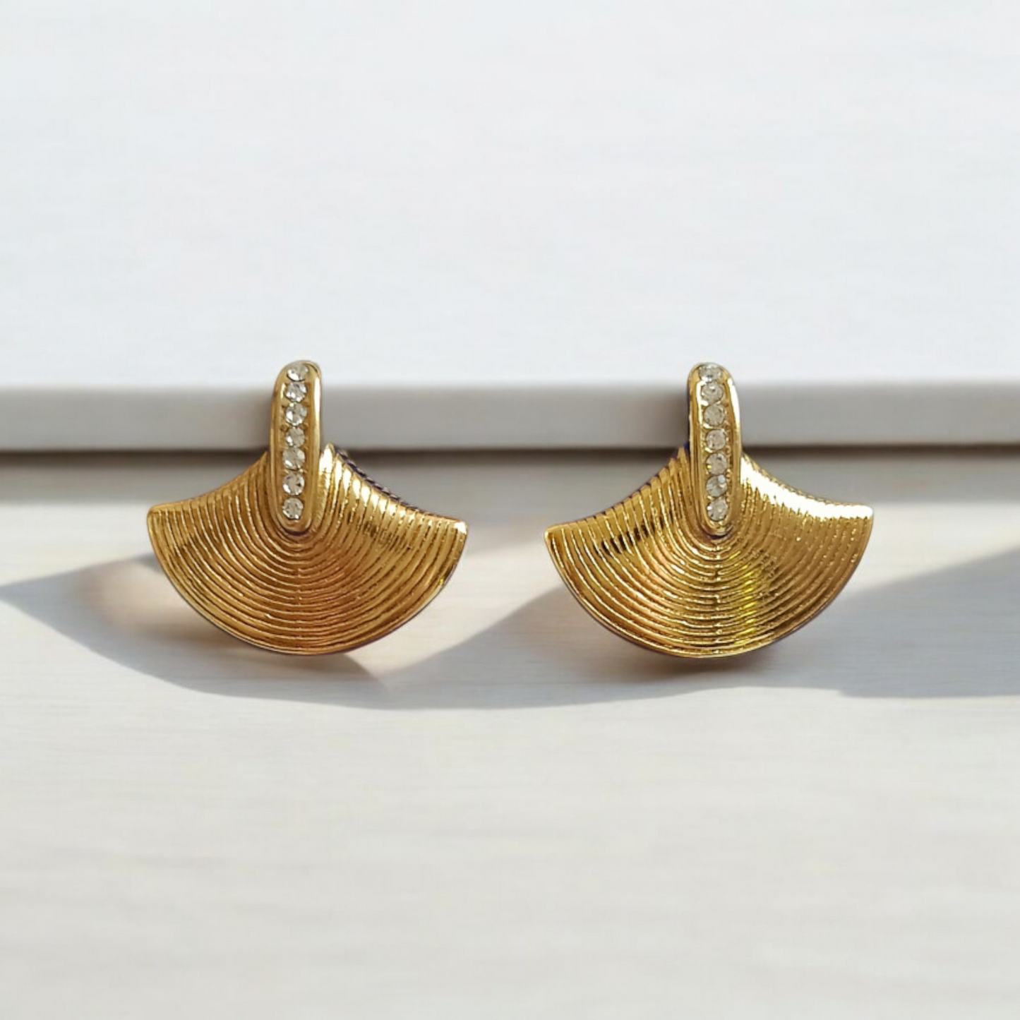 Shell Zircon Earrings