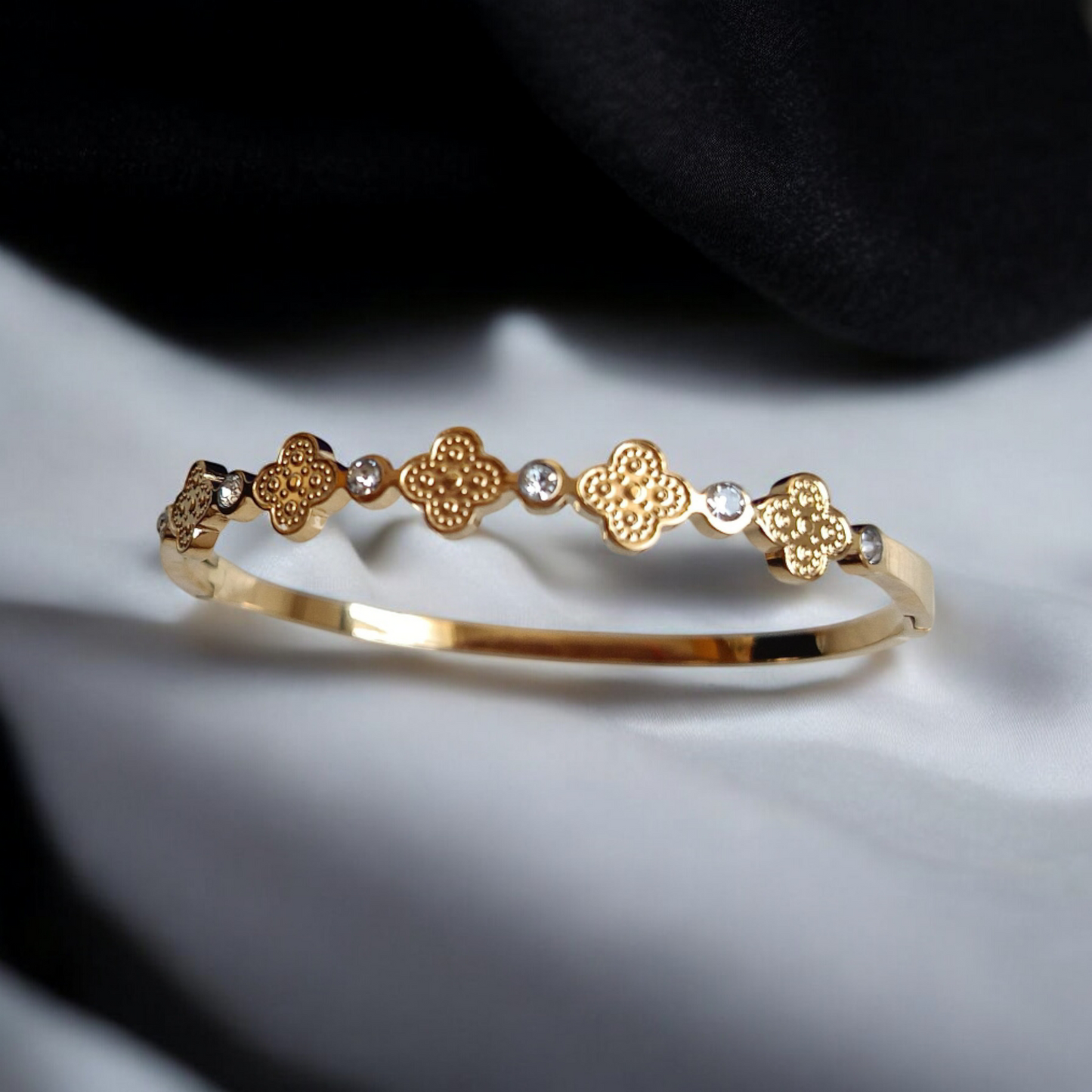 Clover Stone Bangle Bracelet