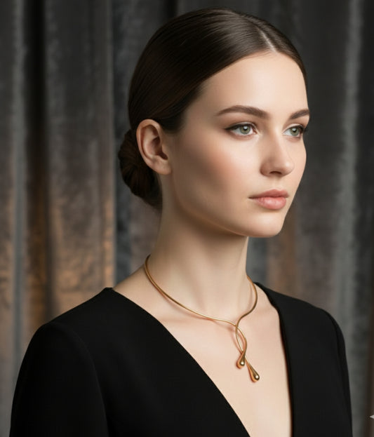 Golden sparkling Drop Neckcuff